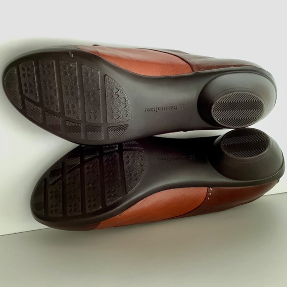 Naturalizer Hampshire Two Tone Brogues - Picture 9 of 10